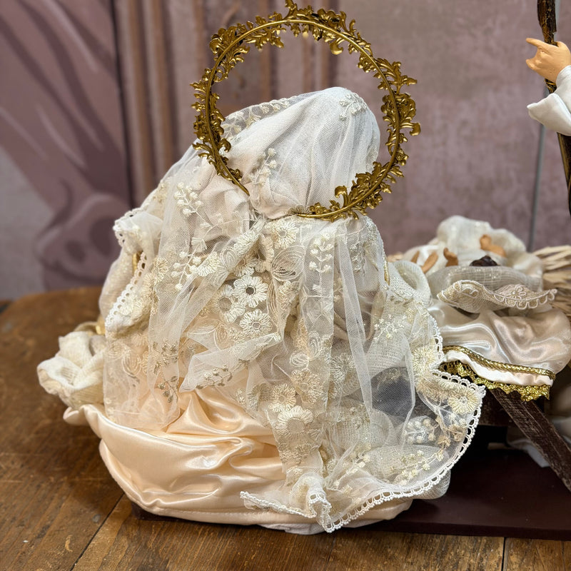 FIORI DI LENA Natività Sacra Famiglia Con Abiti Avorio E Dettagli Dorati