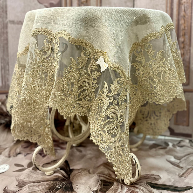 FIORI DI LENA Copritavolo in Lino Bisso con Pizzo Impero Dorato 140cm