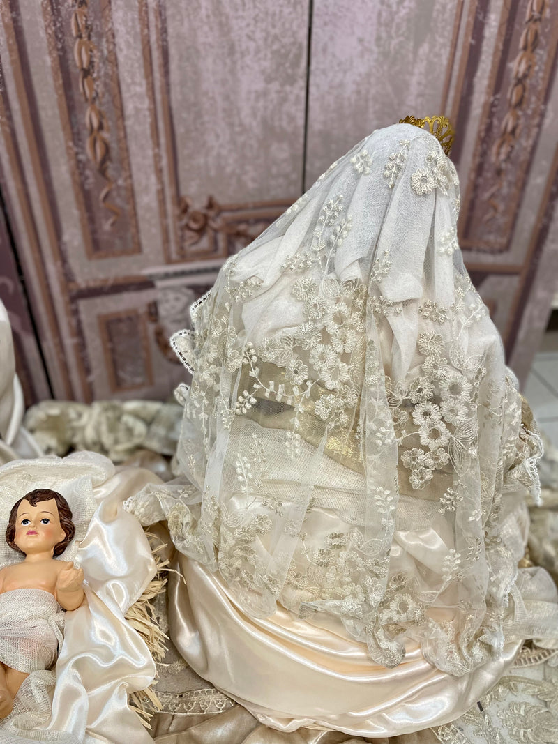 FIORI DI LENA Sacra Famiglia Natività con Abiti Avorio e Dorato 3 pezzi