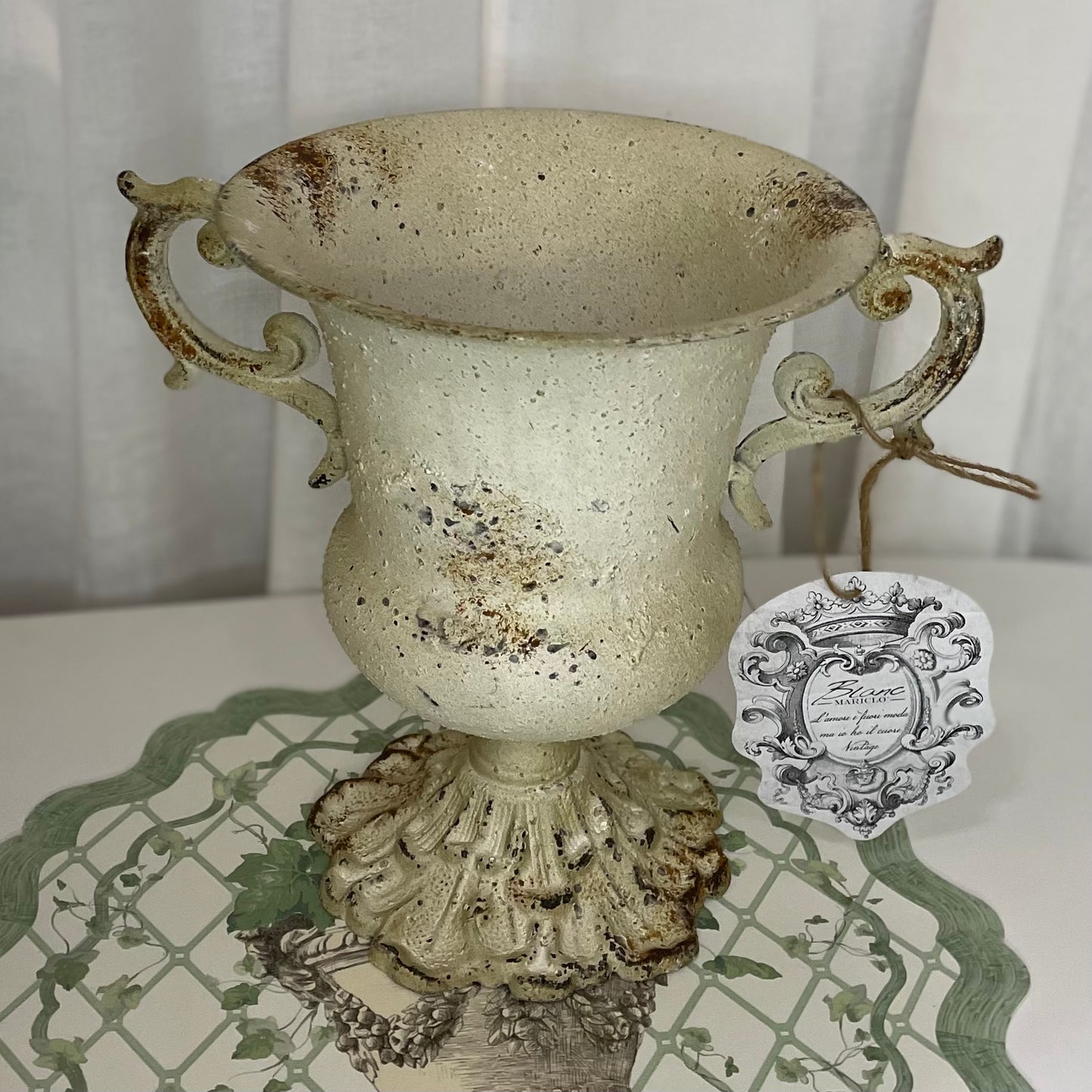 Vaso anticato in metallo con manici H 24 cm Blanc Mariclò