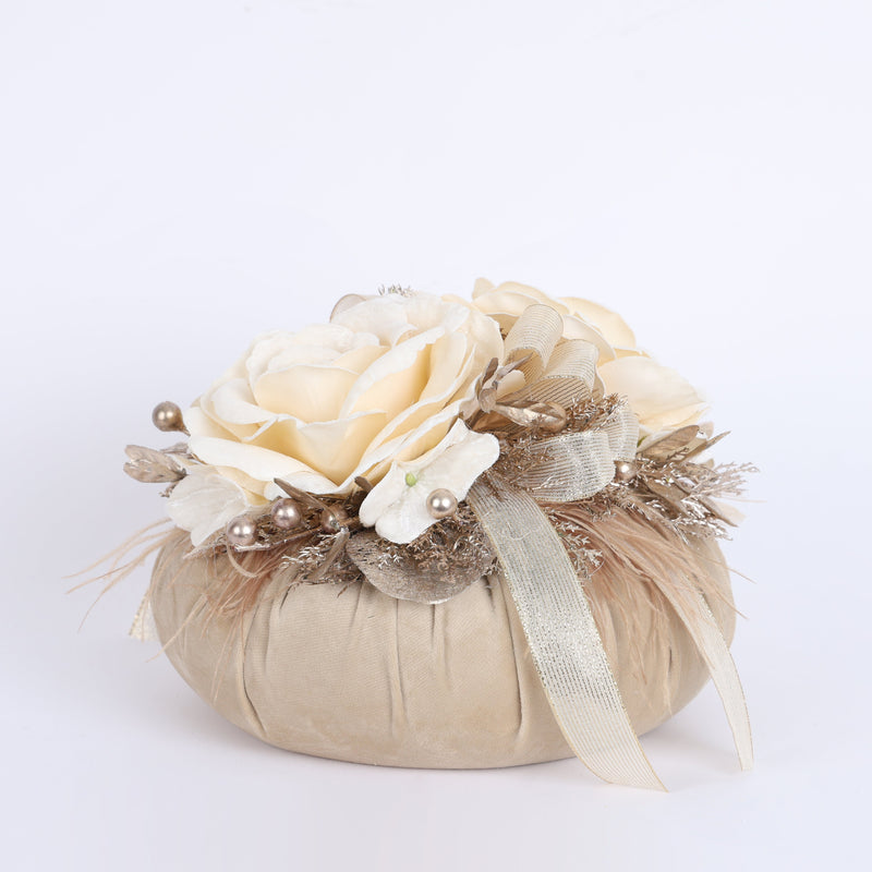 FIORI DI LENA Pouf Natalizio in Velluto Nocciola con 2 Rose e Decori