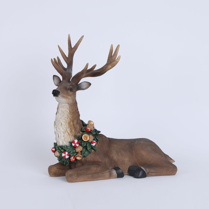 FIORI DI LENA Cervo in Resina Marrone Seduto con Ghirlanda