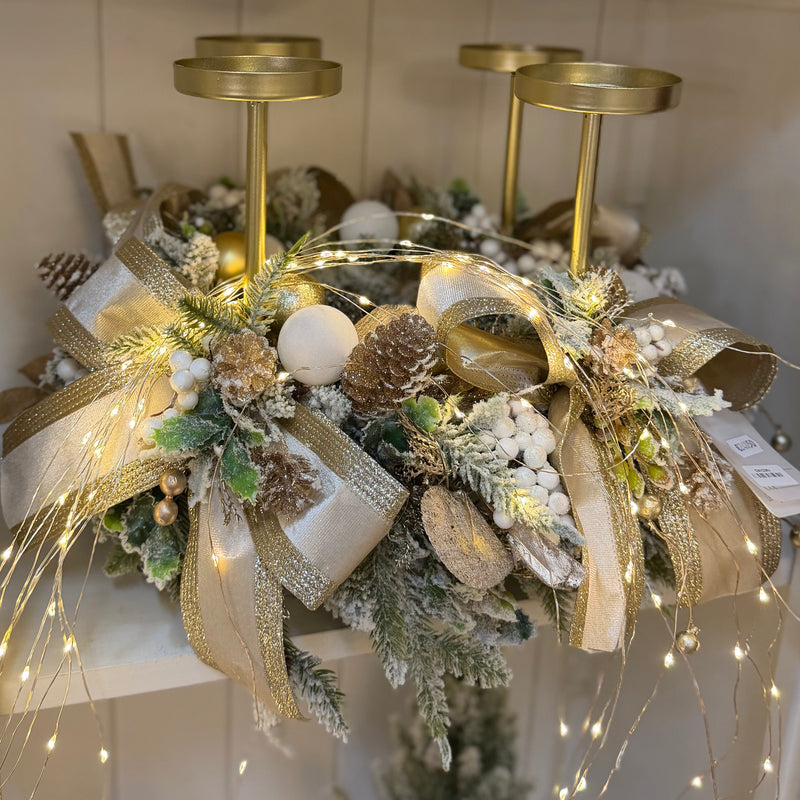 FIORI DI LENA Candeliere Centrotavola Natalizio 4 Fiamme con Nastro e Decori Nocciola e Dorato