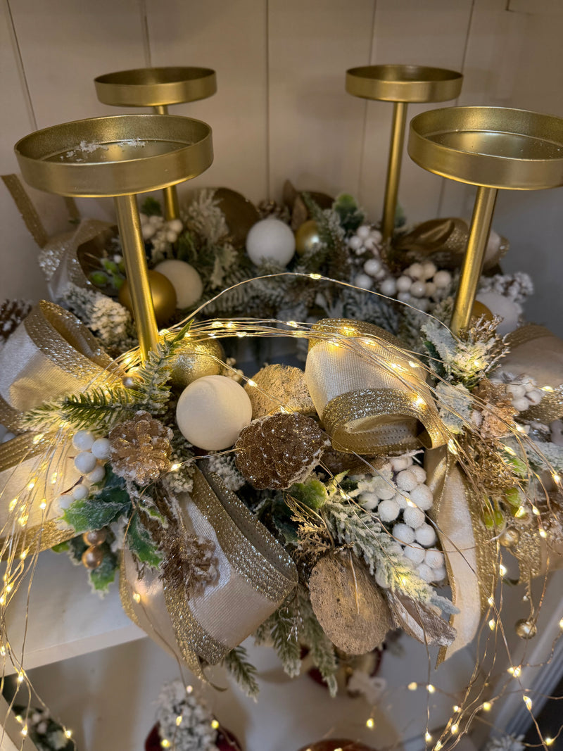 FIORI DI LENA Candeliere Centrotavola Natalizio 4 Fiamme con Nastro e Decori Nocciola e Dorato