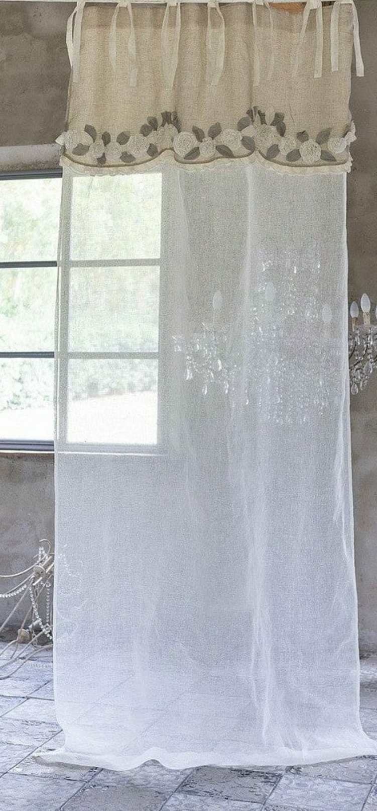BLANC MARICLÒ Tenda in Garza di Lino con Mantovana e Fiori Applicati