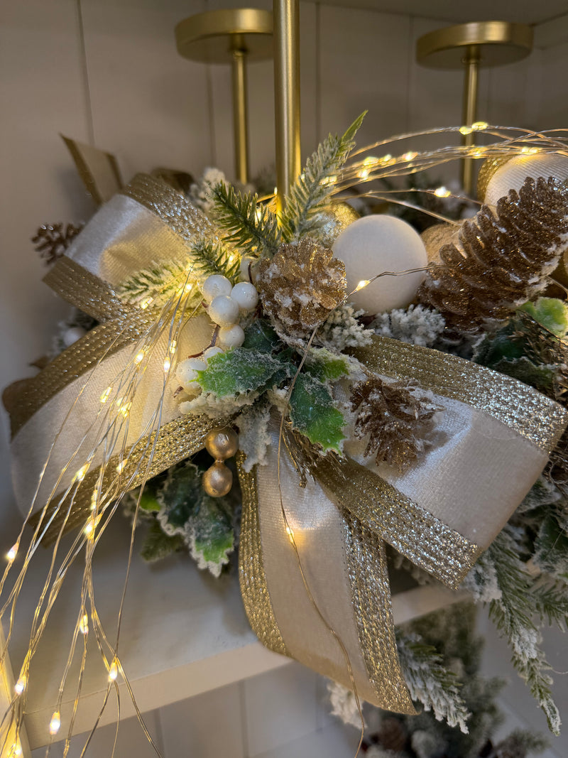 FIORI DI LENA Candeliere Centrotavola Natalizio 4 Fiamme con Nastro e Decori Nocciola e Dorato