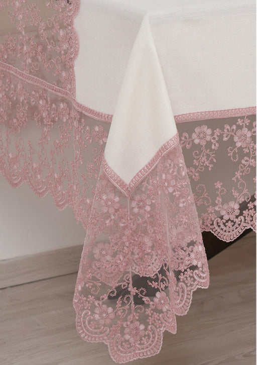 Dettaglio pizzo rosa e tramezzo tovaglia Fiori di Lena lino avorio shabby chic provenzale