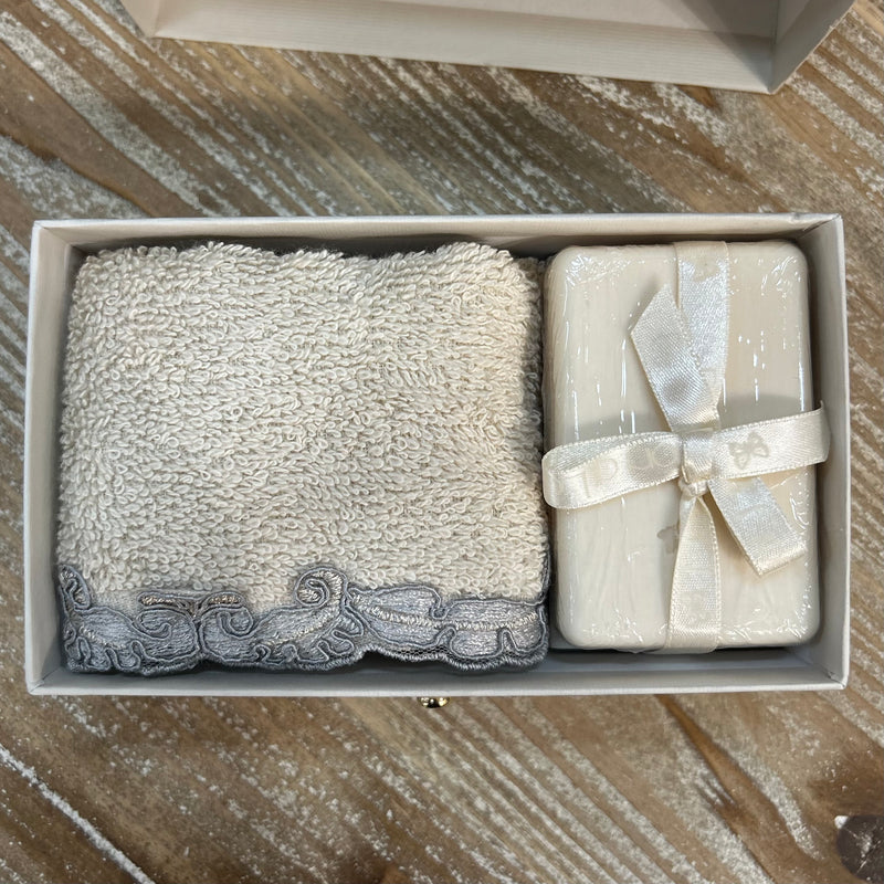 FIORI DI LENA Bauletto Piccolo con Lavetta e Saponetta