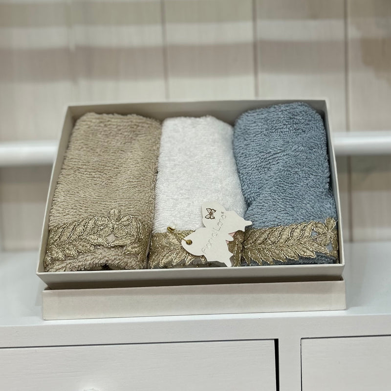 FIORI DI LENA Scatola da Tre Lavette con Trinetta Dorata