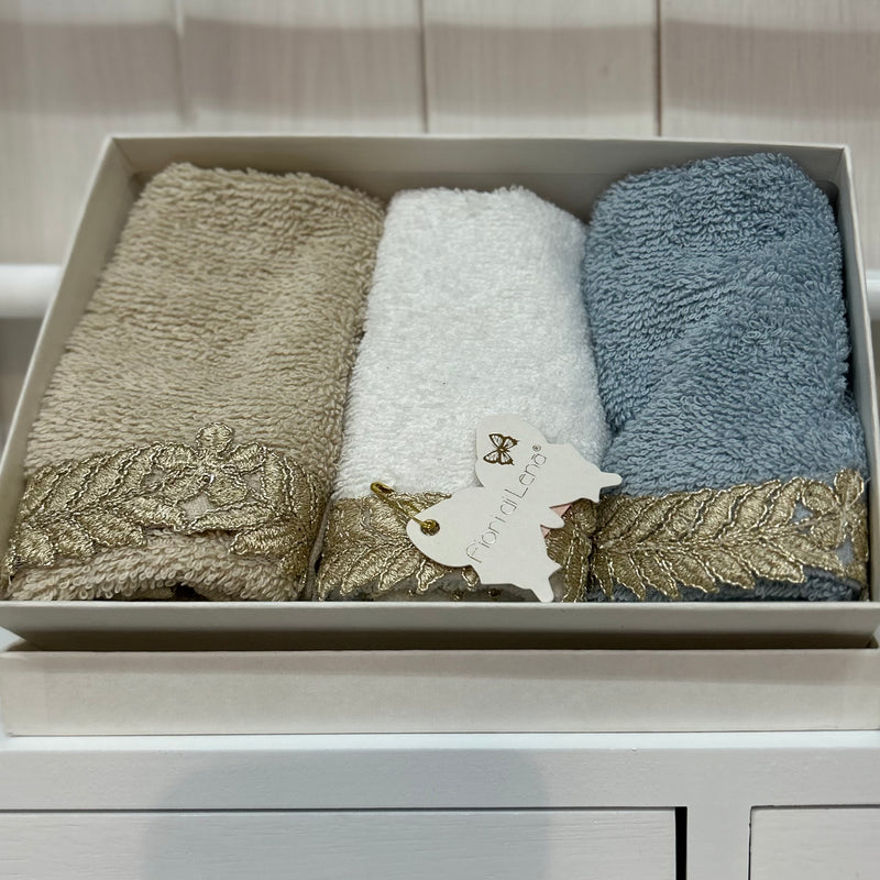 FIORI DI LENA Scatola da Tre Lavette con Trinetta Dorata