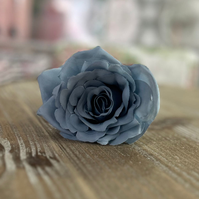 FIORI DI LENA Penna con Rosa Piccola Blu e Fiocco