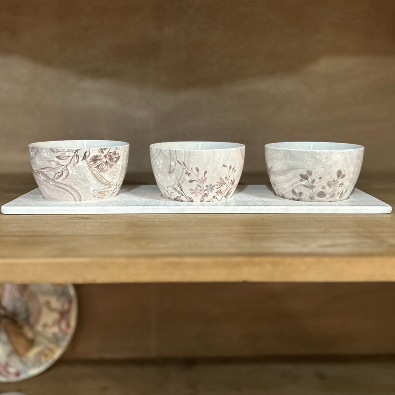 MATHILDE M. Vassoio con Tre Ciotoline in Porcellana