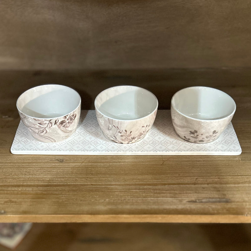 MATHILDE M. Vassoio con Tre Ciotoline in Porcellana