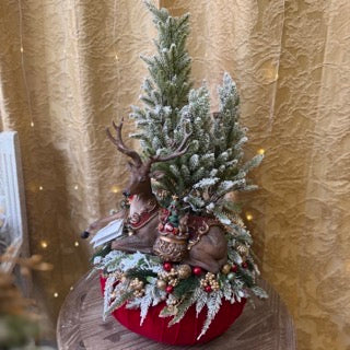 FIORI DI LENA Paesaggio Natalizio e Renna su Pouf in Velluto Rosso