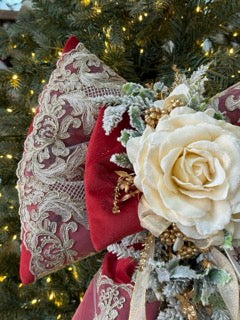 FIORI DI LENA Doppio Fiocco Rosso in Velluto con Rosa Pizzo e Campane