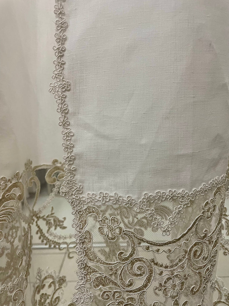 FIORI DI LENA Coppia Tende in Lino Bianco con Pizzo Laminato Champagne