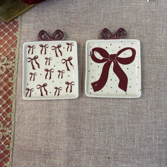 BOLTZE Piattino Boucle in Ceramica con Fiocco