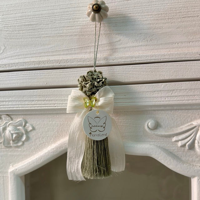 FIORI DI LENA Nappa Angioletto con Applicazione Farfalla