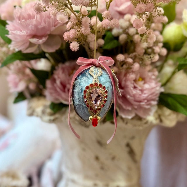 FIORI DI LENA Uovo in Velluto con Gioiello