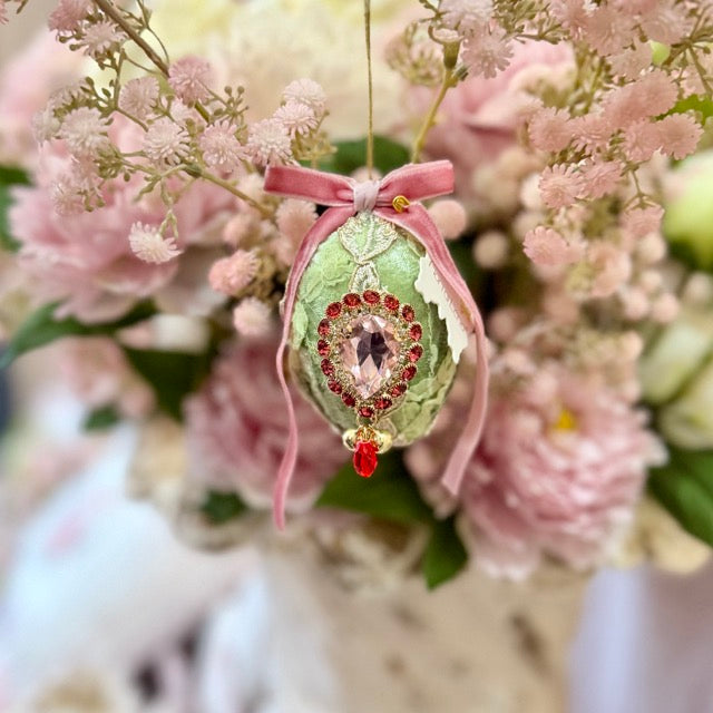 FIORI DI LENA Uovo in Velluto con Gioiello