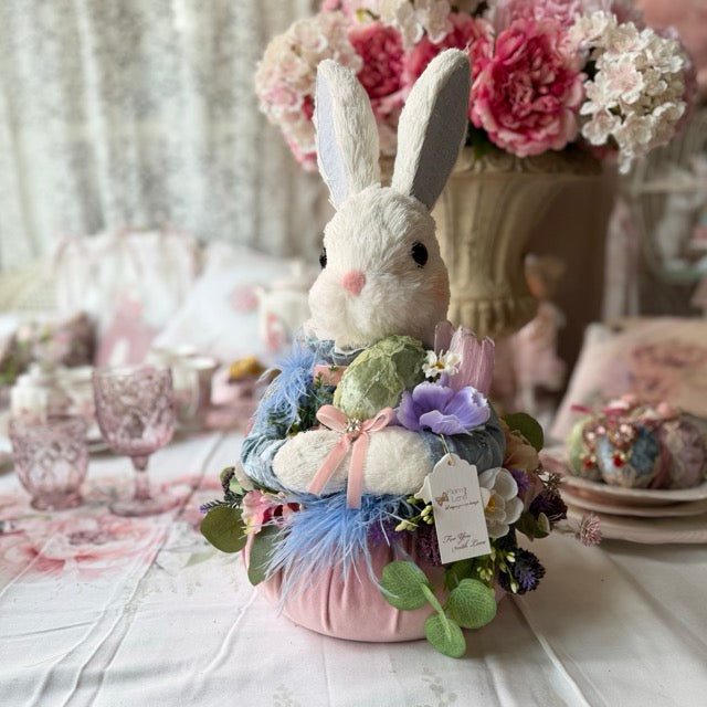 FIORI DI LENA Coniglio su Pouf con Uovo Maschio/Femmina