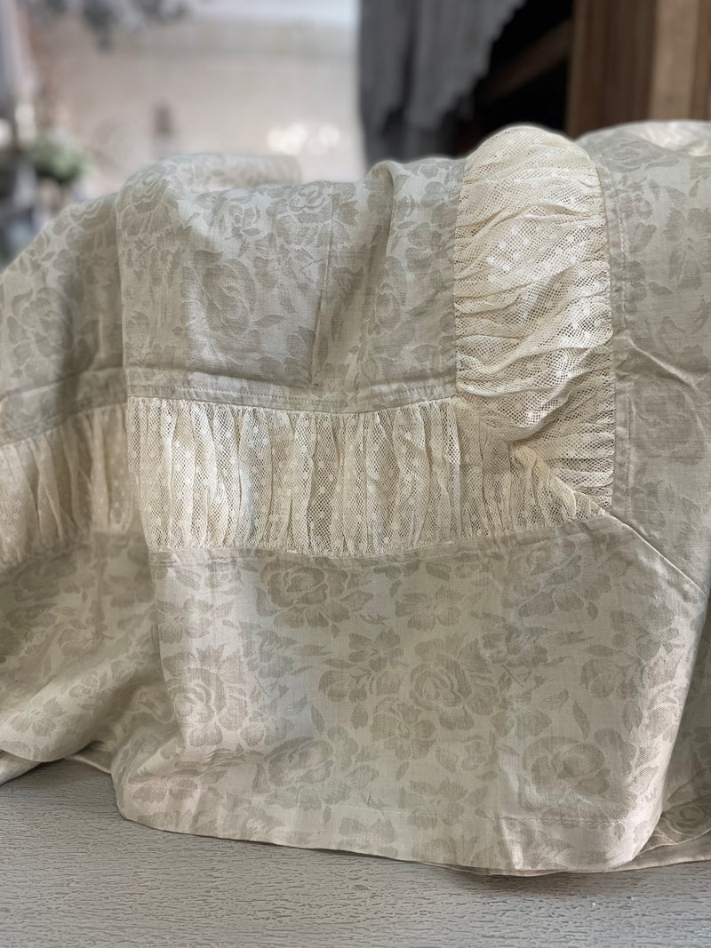 BLANC MARICLÒ Tovaglia in Fiandra Fiorato con Tulle a Pois