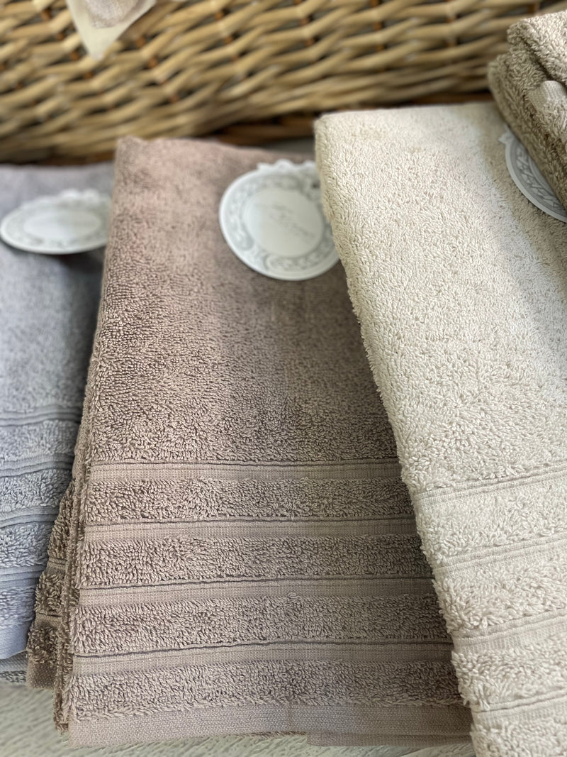 BLANC MARICLÒ Coppia Asciugamani "Infinity" in Cotone 500gsm