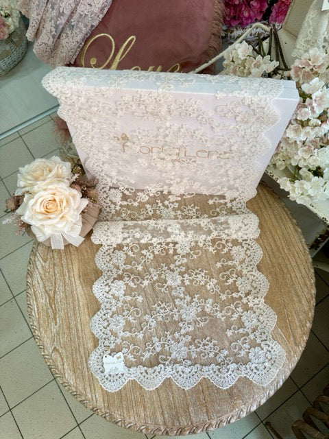 FIORI DI LENA Runner in Pizzo Avorio