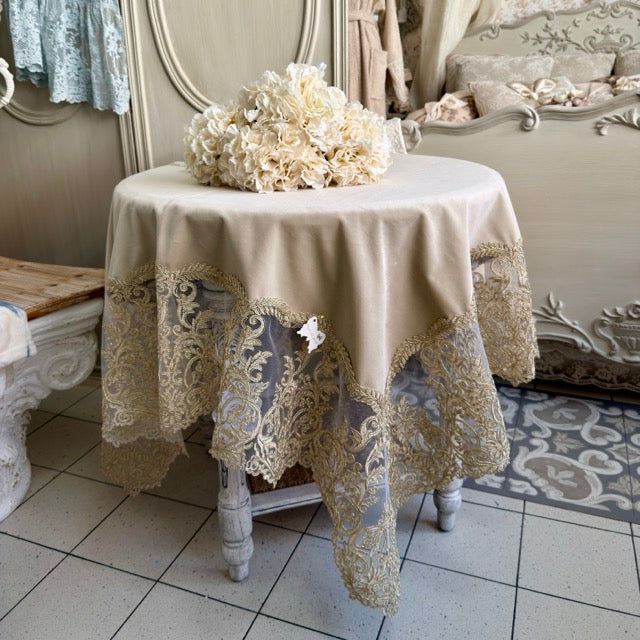 FIORI DI LENA Tovaglia Quadrata in Velluto Nocciola con Pizzo Impero