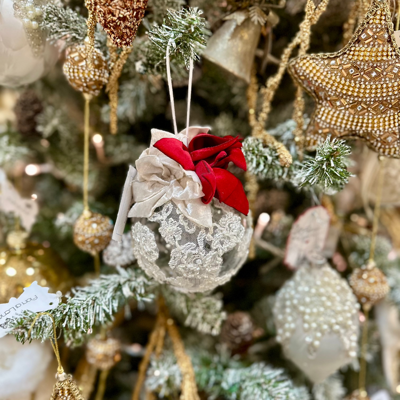 COCCOLE DI CASA Pallina con Fiore Rosso Perline e Pizzo