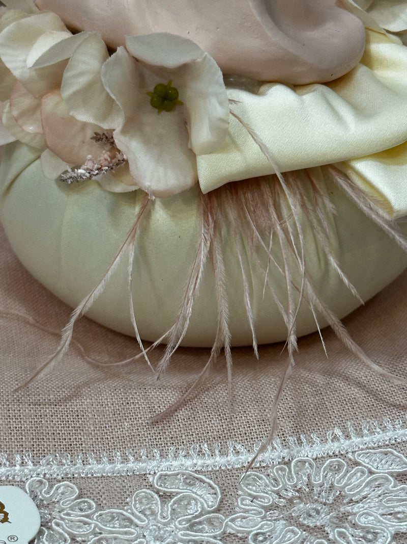 FIORI DI LENA Pouf con Bambolina e Fiocco in Seta