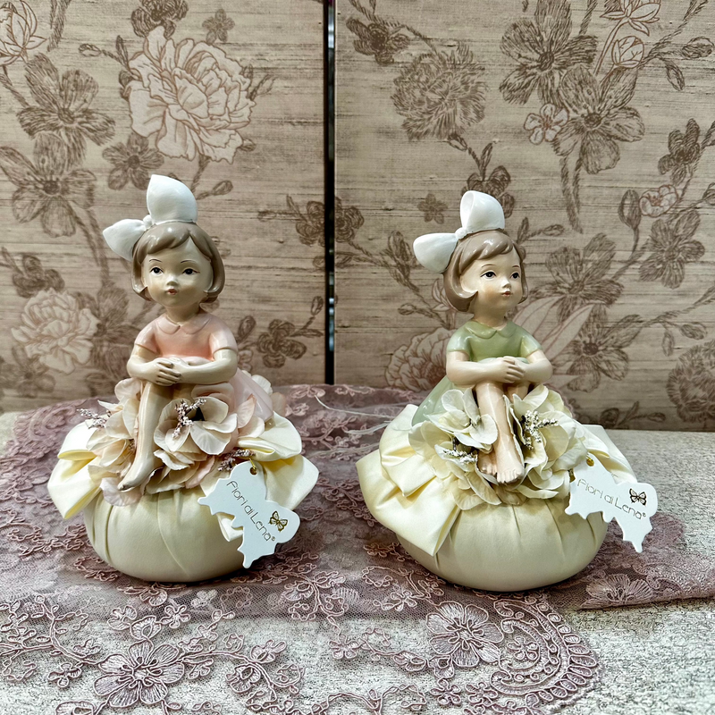 FIORI DI LENA Pouf con Bambolina e Fiocco in Seta