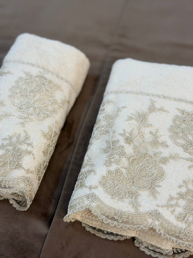 FIORI DI LENA Coppia Asciugamani Avorio con Pizzo Dorato
