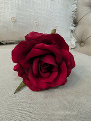 Penna shabby chic con rosa e fiocco bordeaux, idea regalo artigianale Fiori di Lena
Fiori di Lena – Sweet Home Shabby Style
Vista d'insieme, angolazione laterale