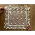 Blanc Mariclò Centrino in Pizzo Avorio "Dentelle"