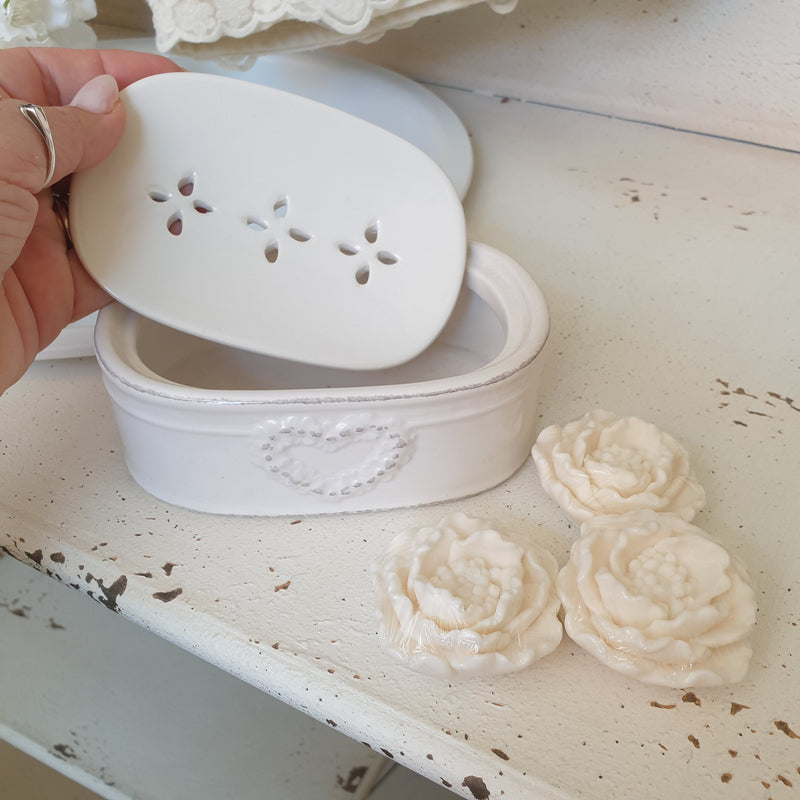 Set bagno shabby chic idea regalo porta saponetta ceramica e saponette Mathilde M.