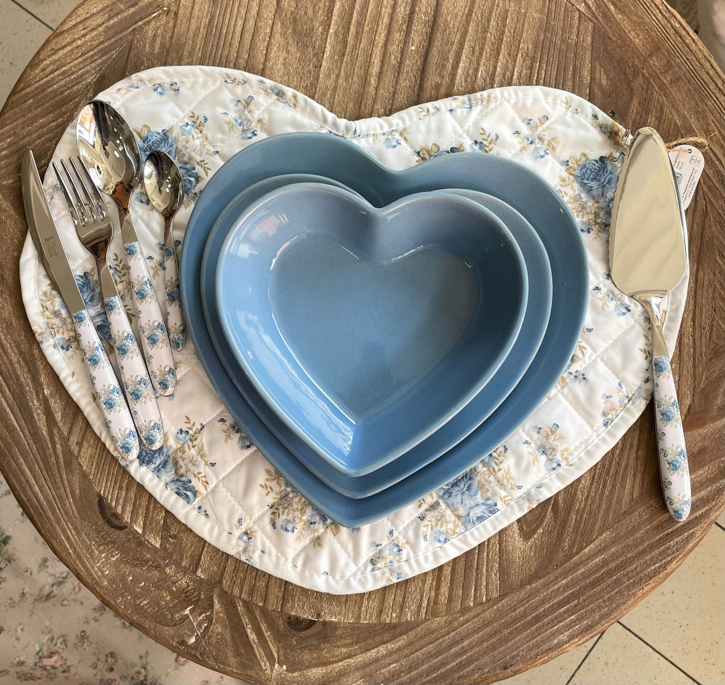 Set of 18 blue heart plates Clouds of Cloth